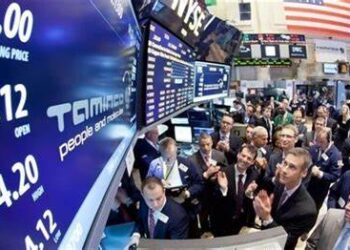 مؤشرات الأسهم الأمريكية تغلق باللون الأحمر وترقبات لاجتماع الفيدرالي
