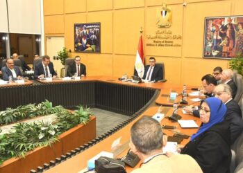 وزير الإسكان : نقدم كل الدعم لجميع العاملين في قطاع التطوير العقاري