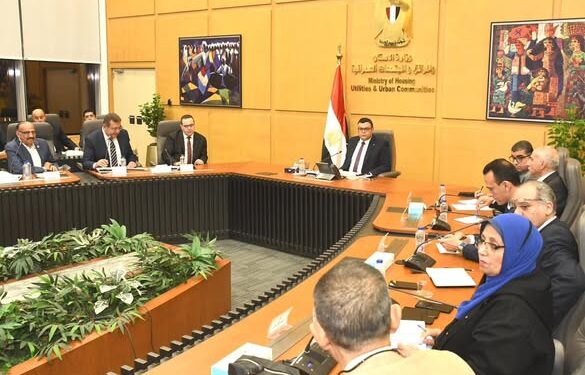 وزير الإسكان : نقدم كل الدعم لجميع العاملين في قطاع التطوير العقاري