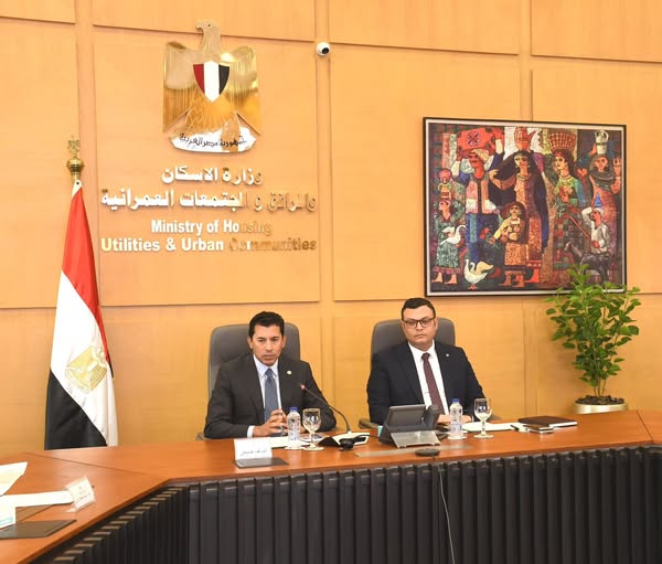 وزير الإسكان : يتم العمل على توفير جميع احتياجات المواطنين بالمدن الجديدة