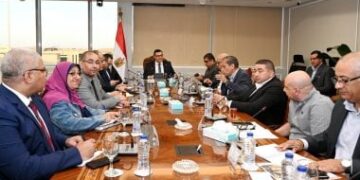 وزير الإسكان يتابع مبيعات وتسليمات مشروعات "سيتي إيدج" في المدن الجديدة