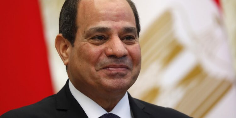 الرئيس السيسي يوافق على قرض فرنسي لإنشاء خط سكة حديد "الروبيكي - العاشر – بلبيس"