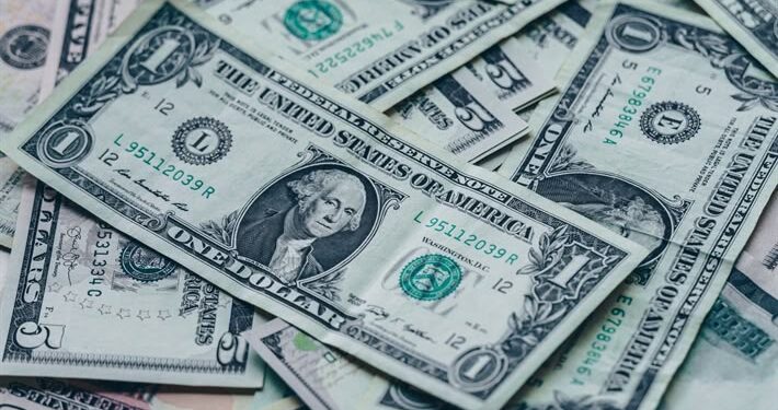 تحركات طفيفة لسعر الدولار في البنوك المصرية بنهاية تعاملات اليوم الأحد 11 مايو
