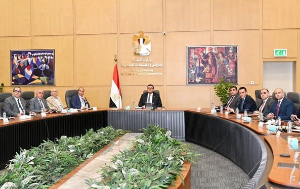 وزير الإسكان يتابع تنفيذ مشروع تطوير موقع التجلي الأعظم في مدينة سانت كاترين بسيناء