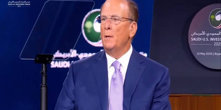 رئيس بلاك روك: السعودية أصبحت اقتصاد متنوع بفضل رؤيتها المستقبلية 2030