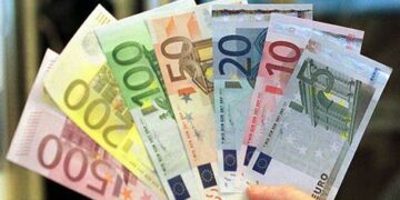 تراجع طفيف في سعر اليورو أمام الجنيه المصري اليوم 15 مايو 2025