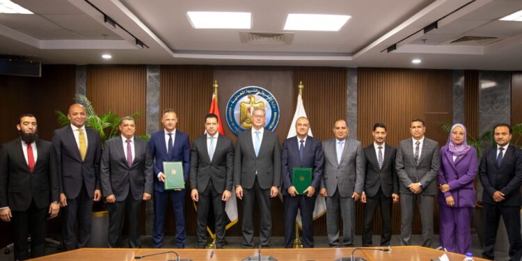 2.5 مليار قدم مكعب إضافية.. اتفاقية بين "إيجاس" و"هاربور إنرجي" لتوسيع إنتاج الغاز في حقل دسوق