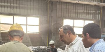 وزير قطاع الأعمال يتفقد "سيجوارت".. ويشيد بجودة الإنتاج والمساهمة في مشروعات القطار السريع