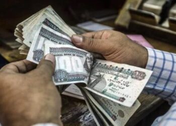"المالية" تبدأ صرف رواتب العاملين بالدولة يوم 22 مايو بدلاً من 24 بسبب الإجازات