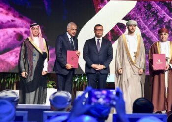 وزير الإسكان : سنقدم الدعم الكامل للشركات المصرية المتخصصة في مشروعات البنية الأساسية