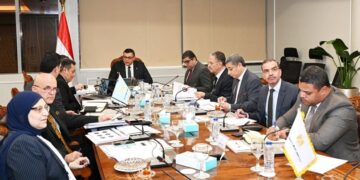 وزير الإسكان يتابع تنفيذ مشروعات الهيئة العامة للتنمية السياحية