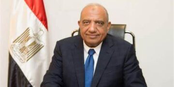 وزير الكهرباء يتفقد مركز خدمة العملاء ويشدد على جودة الأداء واستمرارية التغذية الكهربائية