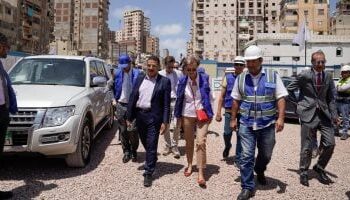 وفد وزارة التخطيط والتنمية الاقتصادية يتفقد عدد من المشروعات بمحافظة الإسكندرية
