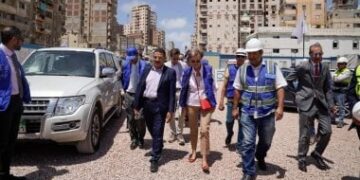 وفد وزارة التخطيط والتنمية الاقتصادية يتفقد عدد من المشروعات بمحافظة الإسكندرية