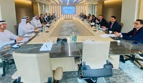 وزير الاستثمار يبحث مع رئيس مجموعة أبو ظبي للطيران فرص التعاون في الطيران والشحن والتدريب