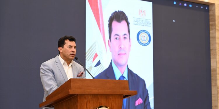 وزير الشباب والرياضة : الوزارة تولي اهتمامًا كبيرًا بتطوير مراكز الشباب في مختلف أنحاء الجمهورية