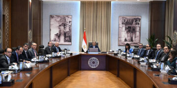 رئيس الوزراء يتابع جهود خفض مستويات الدين من الناتج المحلي الإجمالي وتعزيز دور القطاع الخاص في جميع المجلات