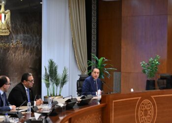 مصطفى مدبولي: 4 سفن تغويز لضمان استمرار الكهرباء في الصيف ومضاعفة استثمارات الطاقة