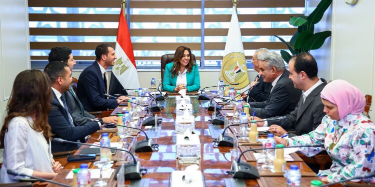 وزيرة التنمية المحلية : يجب تفعيل الشراكات مع القطاع الخاص لدعم المشروعات الناشئة