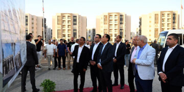 مدبولي يتفقد مشروعات الإسكان والخدمات بحدائق العاصمة.. 120 ألف وحدة سكنية قيد التنفيذ