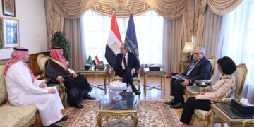 زير الاتصالات يبحث مع السفير السعودي فتح آفاق جديدة للتعاون بين البلدين في مجالات الاتصالات وتكنولوجيا المعلومات