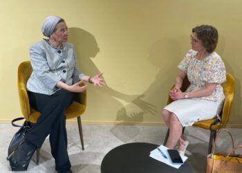 وزيرة البيئة