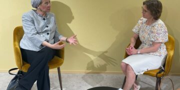 وزيرة البيئة