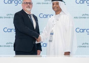 جمارك أبوظبي تتبنى تقنية "البلوكتشين" لتبسيط الإجراءات وتوفير 80% من زمن التخليص الجمركي