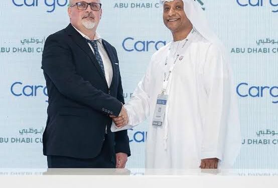 جمارك أبوظبي تتبنى تقنية "البلوكتشين" لتبسيط الإجراءات وتوفير 80% من زمن التخليص الجمركي
