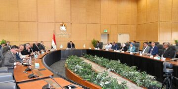 وزير الإسكان يوجه رؤساء المدن الجديدة بالعمل على إجراءات ترشيد استهلاك الطاقة والمياه