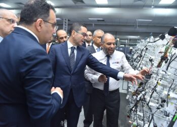 وزير الاستثمار يتفقد المنطقة الحرة بمدينة نصر.. ومتابعة لخطط توسع شركات السيارات