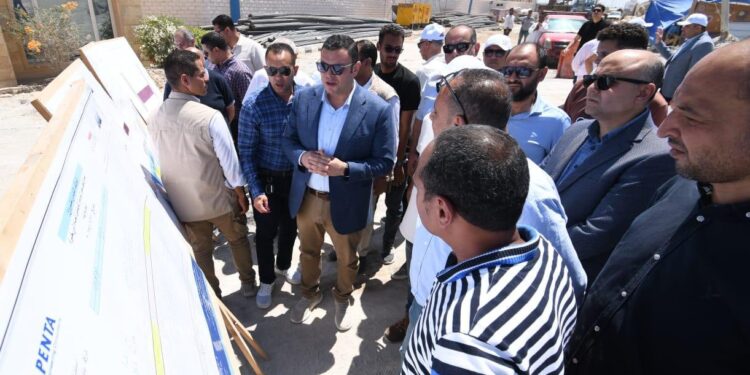 وزير الإسكان يتفقد مشروع بحيرات نيو مارينا والطرق والمداخل  بـ "مارينا الساحل الشمالي"