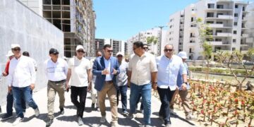 وزير الإسكان يواصل جولته اليوم بتفقد كومباوند مزارين والحي اللاتيني بمدينة العلمين الجديدة والطريق الساحلي الدولي
