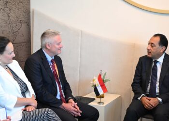 مدبولي يلتقي الأمين العام لمنظمة التعاون الاقتصادي والتنمية (OECD)