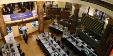 تباين مؤشرات البورصة في منتصف تعاملات الخميس.. وتداولات تتجاوز 1.5 مليار جنيه