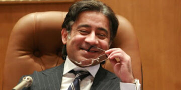 رجل الأعمال أحمد عز