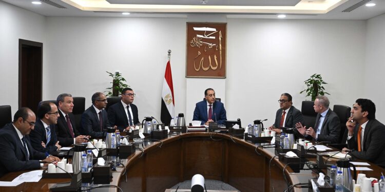 مدبولي في اجتماع