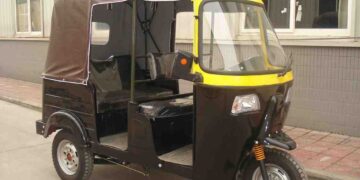 أوبر تدرس إدراج التوكتوك ضمن خدماتها في مصر