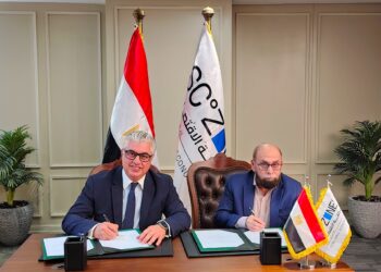 باستثمارات 35.2 مليون دولار.. “إنترلووب” الباكستانية تدشن مصنع ملابس جاهزة بالمنطقة الاقتصادية لقناة السويس